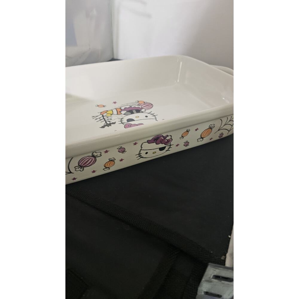 Hello Kitty Baking Dish - Picture 2 of 4